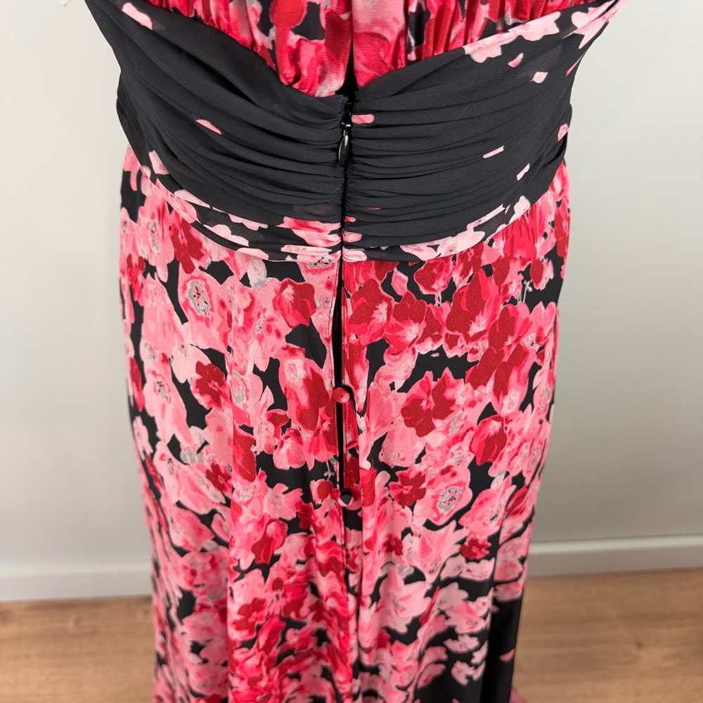Teri Jon Red and Black Floral Maxi Gown Dress Beaded Collar size 10 Formal - Picture 6 of 9